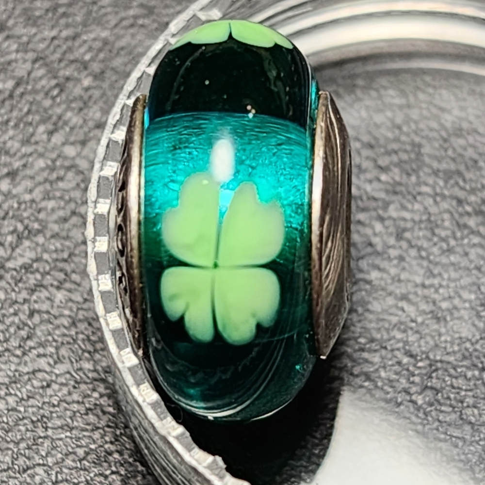 Retired Pandora Kiss Me, I'm Irish Charm